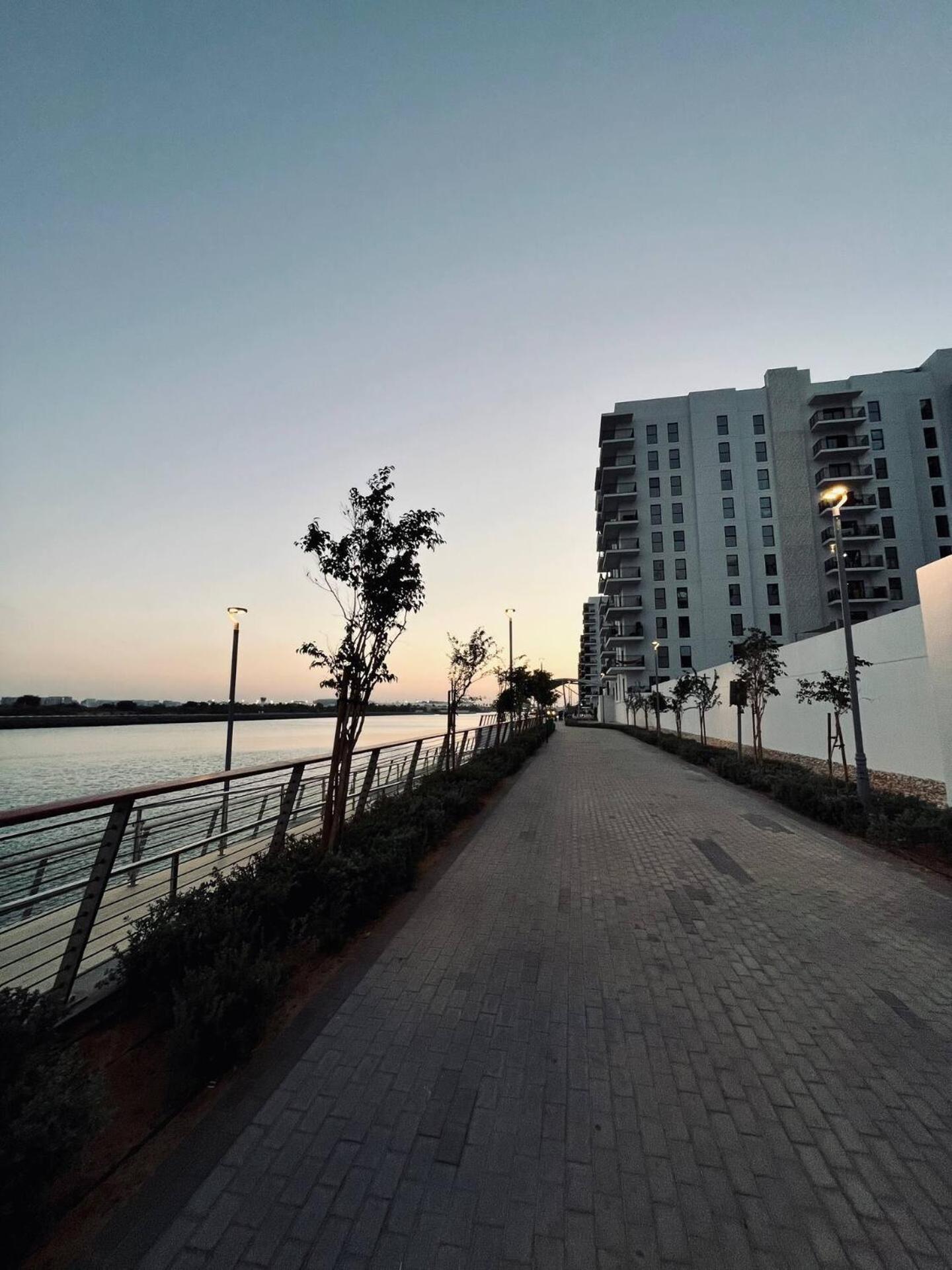 Canal & Marina View 1br High Floor Pool & Gym Apartamento Abu Dhabi